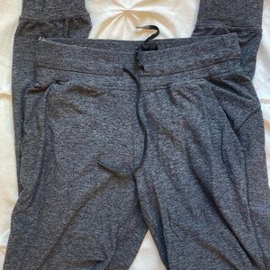 Lululemon joggers high-rise full length. Size 6, heather blue color.
